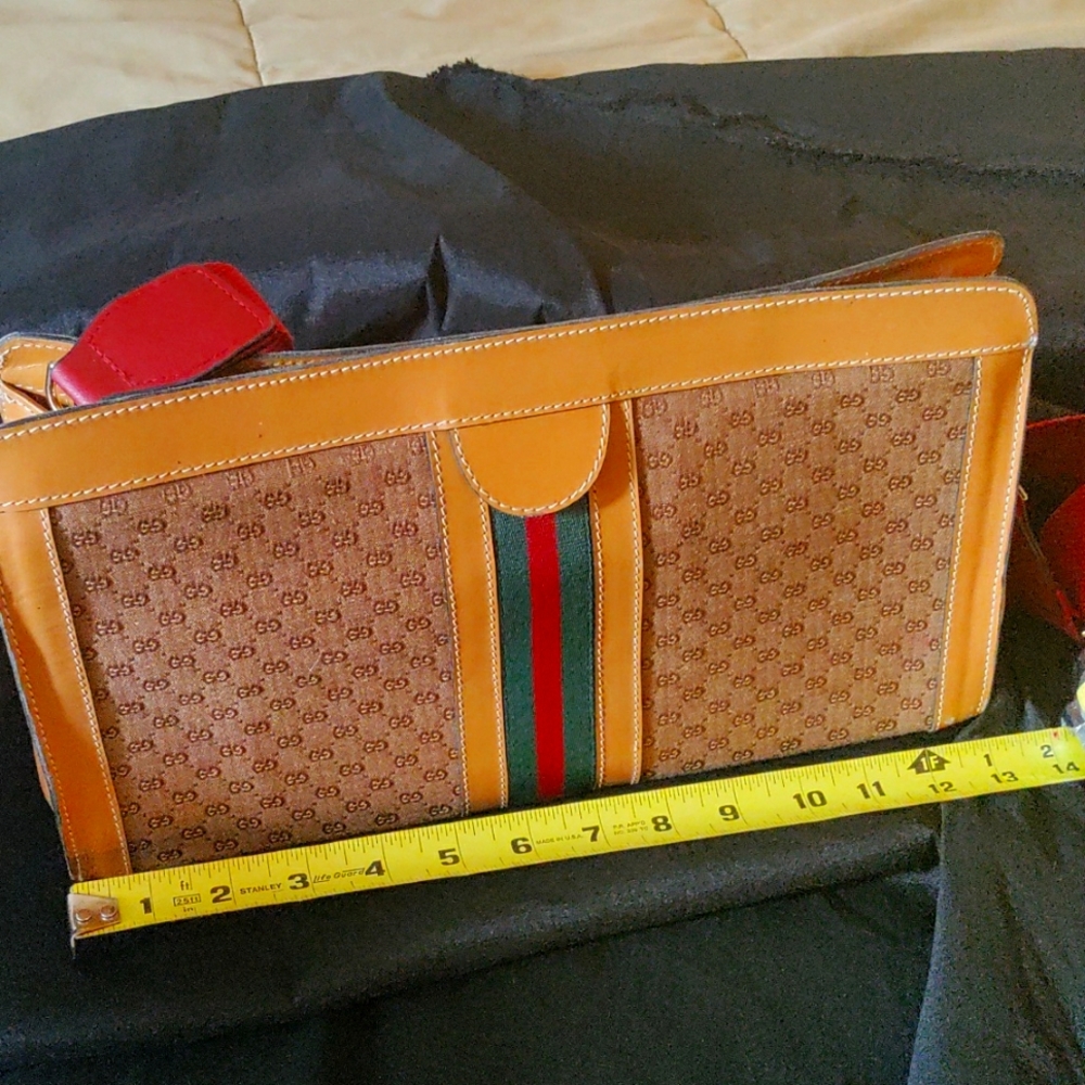 Vintage Gucci Clutch